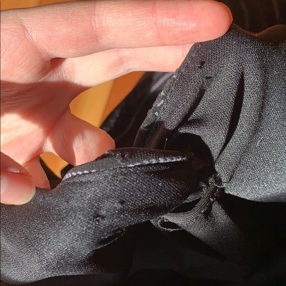 Black Bali Flattering Body Con Dress - Picture 9 of 9